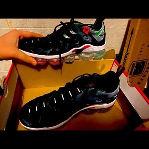 Nike size 11 clean no skuffs or marks brand new